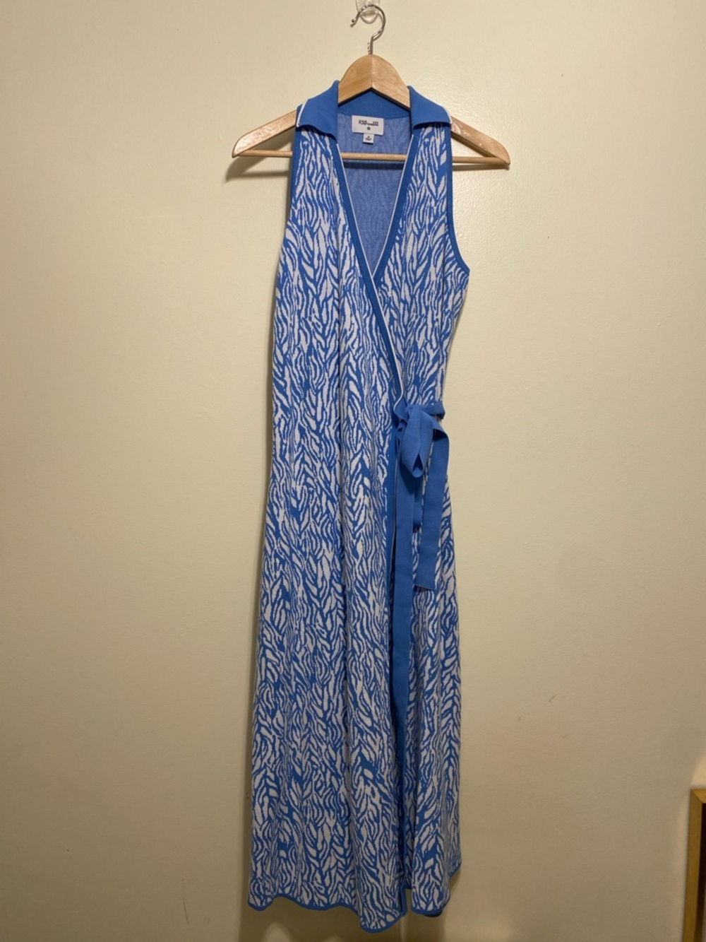 Diane Von Furstenberg Blue and White Sleeveless Wrap Maxi Dress. Size M